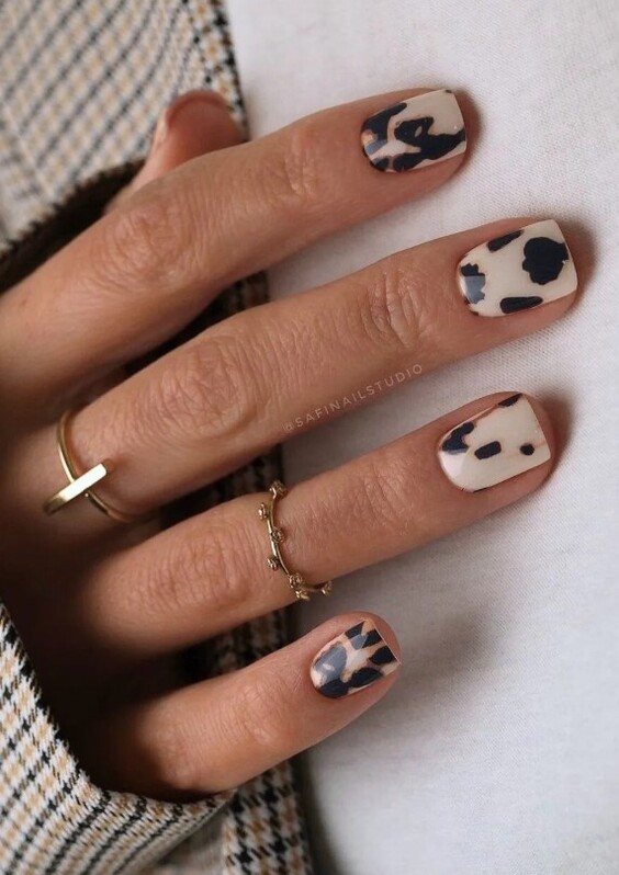 Осінній манікюр 2026 на короткі нігті: новинки, фото ідей %D0%B0%D0%BD%D0%B8%D0%BC%D0%B0%D0%BB 1, 65, Осінній манікюр 2026 на короткі нігті: новинки, фото ідей Осінній манікюр