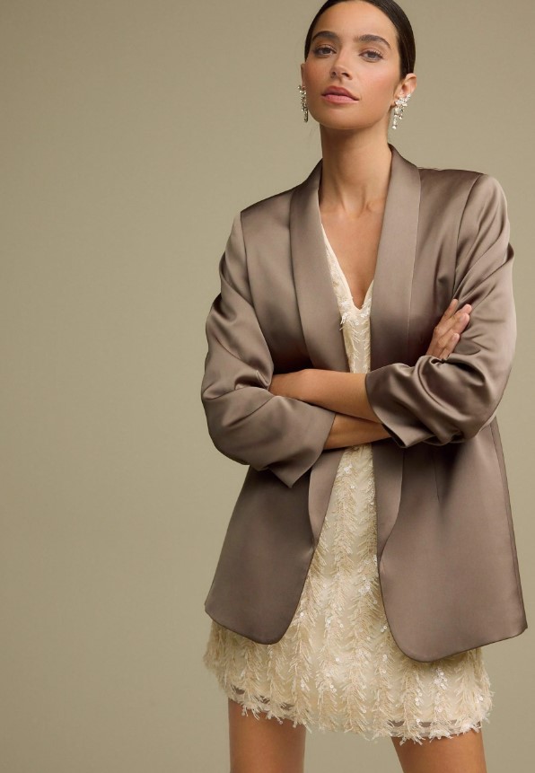 Колір Нового року 2026: у чому зустрічати і що краще вдягнути? Поради чоловікам, жінкам, за знаком зодіаку %D0%B1%D0%B5%D0%BB%D1%8B%D0%B93 17, 9, Колір Нового року 2026: у чому зустрічати і що краще вдягнути? Поради чоловікам, жінкам, за знаком зодіаку Новий рік