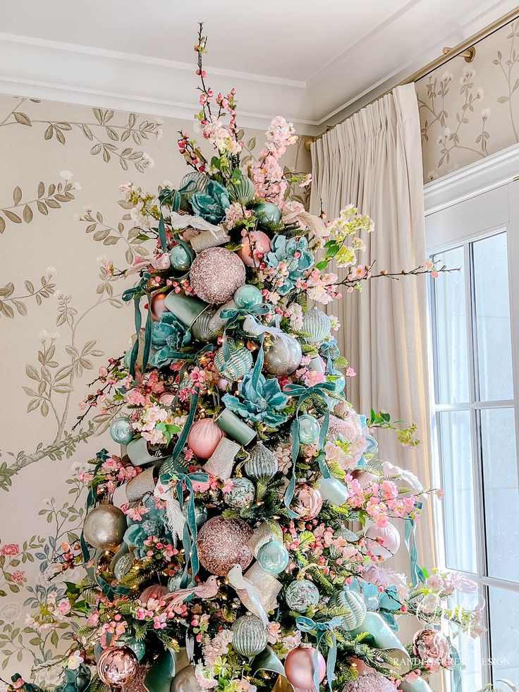 Рожева ялинка на Новий рік-2026: як нарядити красиво та зі смаком %D0%B1%D0%B8%D1%80%D1%8E%D0%B7%D0%B02 9, 24, Рожева ялинка на Новий рік-2026: як нарядити красиво та зі смаком рожева ялинка