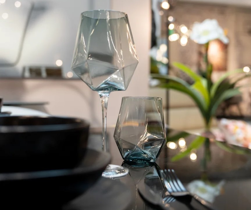 Що подарувати дівчині до Нового року? Оригінальні ідеї щодо хобі, віку, способу життя %D0%B1%D0%BE%D0%BA%D0%B0%D0%BB, 2, Що подарувати дівчині до Нового року? Оригінальні ідеї щодо хобі, віку, способу життя Що можна подарувати дівчині на Новий рік