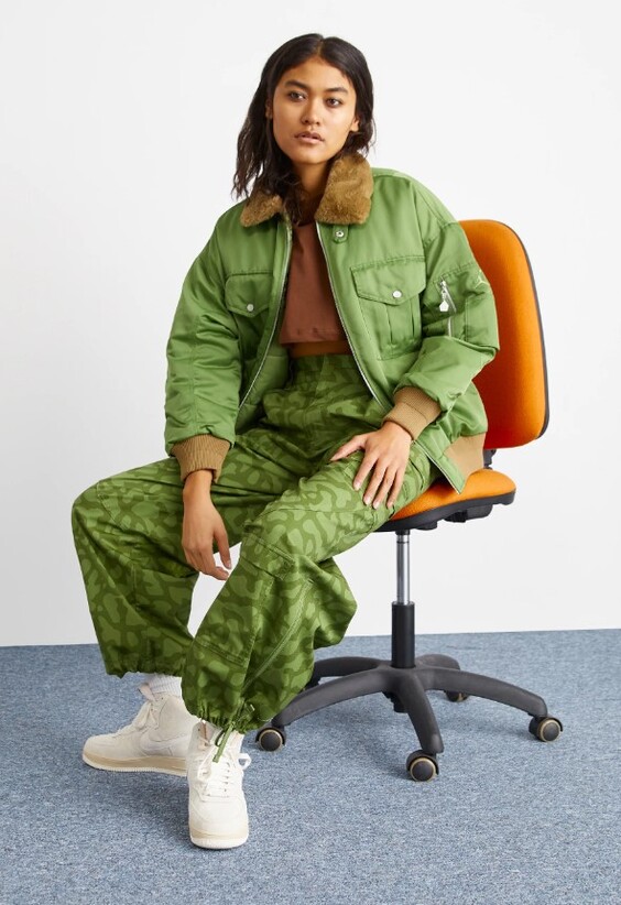 Будьте в тренді цієї зими! Модні жіночі зимові пуховики 2025-2026: новинки, фото %D0%B1%D0%BE%D0%BC%D0%B1%D0%B5%D1%803 17, 47, Будьте в тренді цієї зими! Модні жіночі зимові пуховики 2025-2026: новинки, фото модные пуховики