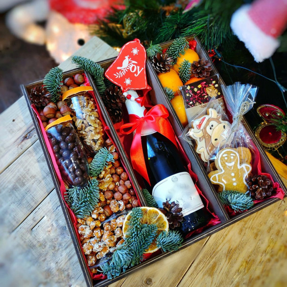 Що подарувати батькам на Новий рік 2026 року? Парні та індивідуальні подарунки %D0%B1%D1%83%D0%BA%D0%B5%D1%822 10, 9, Що подарувати батькам на Новий рік 2026 року? Парні та індивідуальні подарунки Що подарувати батькам на Новий рік