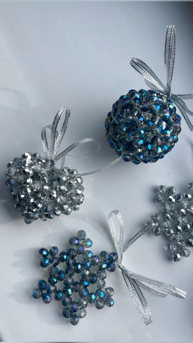 Новорічні кулі на ялинку своїми руками: ідеї красивого декору+інструкції з фото %D0%B1%D1%83%D1%81%D1%8B2 11, 37, Новорічні кулі на ялинку своїми руками: ідеї красивого декору+інструкції з фото новорічні кулі