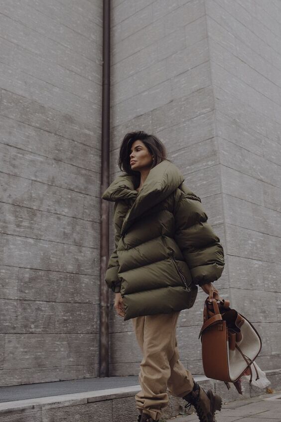 Будьте в тренді цієї зими! Модні жіночі зимові пуховики 2025-2026: новинки, фото %D0%B2%D0%BE%D1%80%D0%BE%D1%82, 84, Будьте в тренді цієї зими! Модні жіночі зимові пуховики 2025-2026: новинки, фото модные пуховики