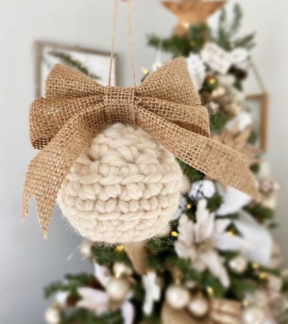 Новорічні кулі на ялинку своїми руками: ідеї красивого декору+інструкції з фото %D0%B2%D1%8F%D0%B7 2, 3, Новорічні кулі на ялинку своїми руками: ідеї красивого декору+інструкції з фото новорічні кулі