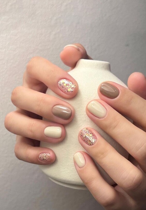 Осінній манікюр 2026 на короткі нігті: новинки, фото ідей %D0%B3%D0%B0%D0%BC%D0%BC%D0%B0, 103, Осінній манікюр 2026 на короткі нігті: новинки, фото ідей Осінній манікюр