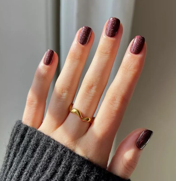 125 дивовижних ідей манікюру на осінь-2025: тренди, фото %D0%B3%D0%BB%D0%B8%D1%82%D1%82%D0%B5%D1%803 17, 13, 125 дивовижних ідей манікюру на осінь-2025: тренди, фото осінній манікюр