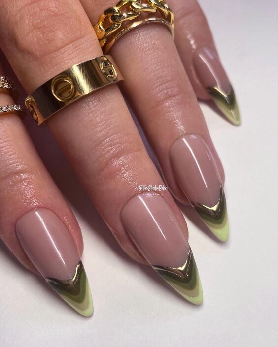 125 дивовижних ідей манікюру на осінь-2025: тренди, фото %D0%B4%D0%BB%D0%B8%D0%BD%D0%BD%D1%8B%D0%B5 %D1%81%D1%82%D1%80%D1%8B%D0%B5 %D0%B7%D0%B5%D0%BB%D0%B5%D0%BD%D0%B5, 56, 125 дивовижних ідей манікюру на осінь-2025: тренди, фото осінній манікюр