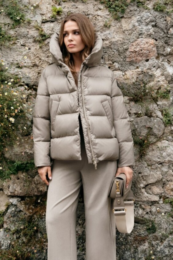 Будьте в тренді цієї зими! Модні жіночі зимові пуховики 2025-2026: новинки, фото %D0%B4%D1%83%D1%82%D0%B8%D0%BA, 15, Будьте в тренді цієї зими! Модні жіночі зимові пуховики 2025-2026: новинки, фото модные пуховики