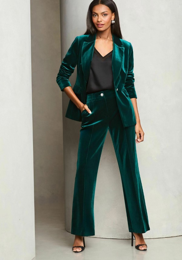 Колір Нового року 2026: у чому зустрічати і що краще вдягнути? Поради чоловікам, жінкам, за знаком зодіаку %D0%B7%D0%B5%D0%BB%D0%B5%D0%BD3 17, 45, Колір Нового року 2026: у чому зустрічати і що краще вдягнути? Поради чоловікам, жінкам, за знаком зодіаку Новий рік