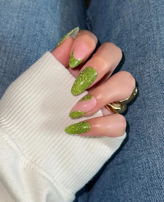 Новорічний манікюр: тренди, які захочеться повторити! Велика добірка фото %D0%B7%D0%B5%D0%BB%D0%B5%D0%BD3 18, 7, Новорічний манікюр: тренди, які захочеться повторити! Велика добірка фото новогодний маникюр