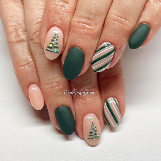 Новорічний манікюр: тренди, які захочеться повторити! Велика добірка фото %D0%B7%D0%B5%D0%BB%D0%B5%D0%BD4 14, 6, Новорічний манікюр: тренди, які захочеться повторити! Велика добірка фото новогодний маникюр