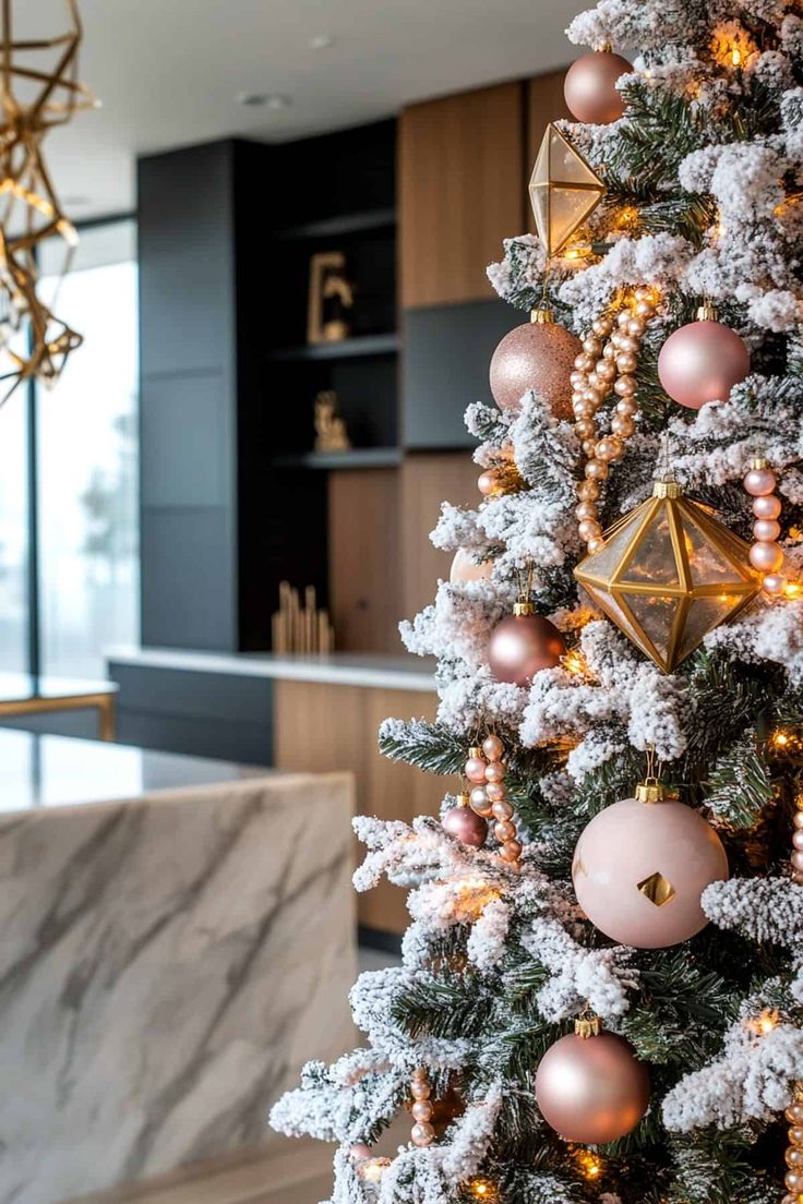 Рожева ялинка на Новий рік-2026: як нарядити красиво та зі смаком %D0%B7%D0%BE%D0%BB%D0%BE%D1%82%D0%BE4 16, 11, Рожева ялинка на Новий рік-2026: як нарядити красиво та зі смаком рожева ялинка