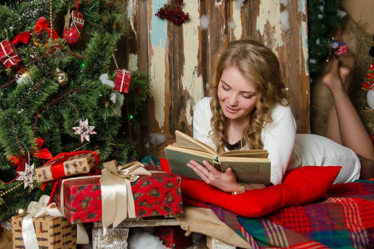 Що подарувати дівчині до Нового року? Оригінальні ідеї щодо хобі, віку, способу життя %D0%BA%D0%BD%D0%B8%D0%B3%D0%B0 1, 25, Що подарувати дівчині до Нового року? Оригінальні ідеї щодо хобі, віку, способу життя Що можна подарувати дівчині на Новий рік