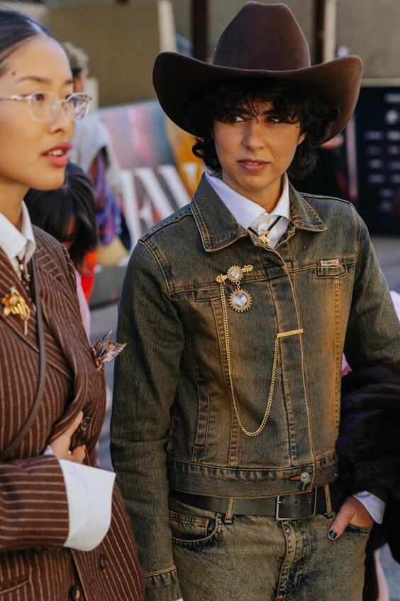 Жіночі модні шапки зима 2026: тенденції, фото %D0%BA%D0%BE%D0%B2%D0%B1%D0%BE%D0%B9, 49, Жіночі модні шапки зима 2026: тенденції, фото шапки