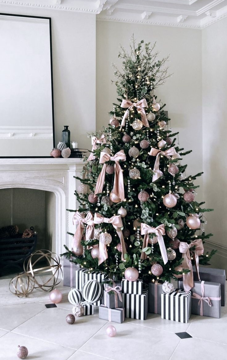 Рожева ялинка на Новий рік-2026: як нарядити красиво та зі смаком %D0%BA%D0%BE%D1%80%D0%B8%D1%872 2 2, 38, Рожева ялинка на Новий рік-2026: як нарядити красиво та зі смаком рожева ялинка