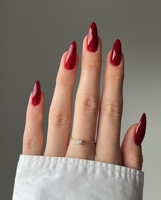 125 дивовижних ідей манікюру на осінь-2025: тренди, фото %D0%BA%D1%80%D0%B0%D1%81%D0%BD4 13, 91, 125 дивовижних ідей манікюру на осінь-2025: тренди, фото осінній манікюр