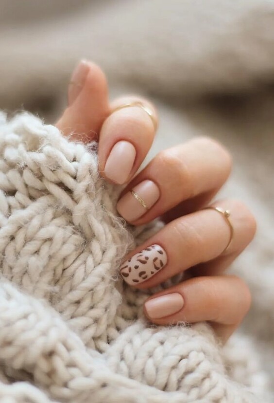 Осінній манікюр 2026 на короткі нігті: новинки, фото ідей %D0%BB%D0%B5%D0%BE%D0%BF%D0%B0%D1%80%D0%B4, 71, Осінній манікюр 2026 на короткі нігті: новинки, фото ідей Осінній манікюр