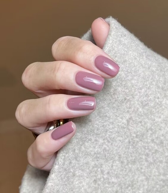 125 дивовижних ідей манікюру на осінь-2025: тренди, фото %D0%BB%D0%B8%D0%BB%D0%BE%D0%B2%D1%8B%D0%B9, 112, 125 дивовижних ідей манікюру на осінь-2025: тренди, фото осінній манікюр