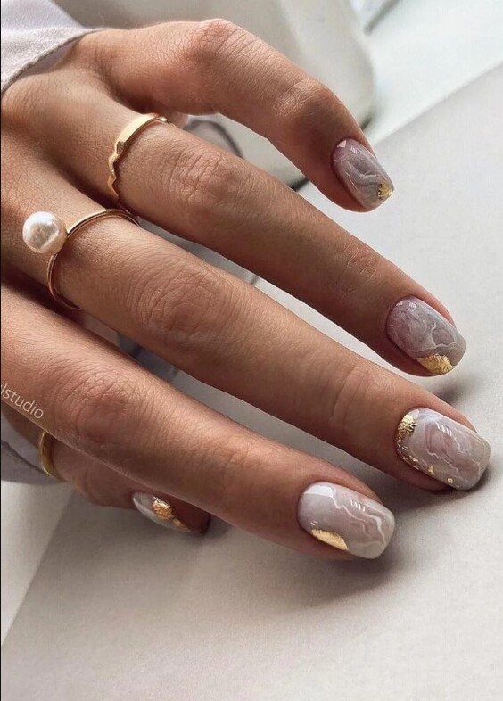 Осінній манікюр 2026 на короткі нігті: новинки, фото ідей %D0%BC%D1%80%D0%B0%D0%BC%D0%BE%D1%80 %D0%B7%D0%BE%D0%BB%D0%BE%D1%82%D0%BE2, 92, Осінній манікюр 2026 на короткі нігті: новинки, фото ідей Осінній манікюр