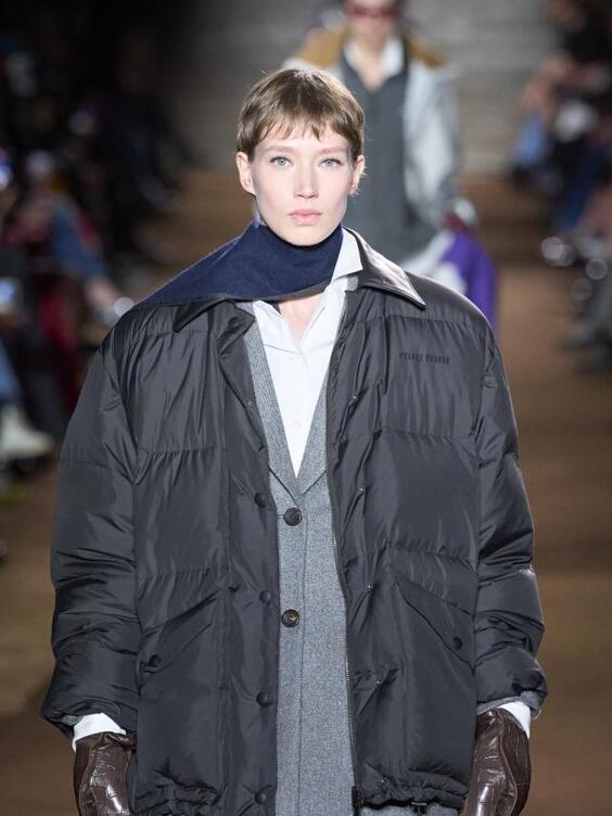 Будьте в тренді цієї зими! Модні жіночі зимові пуховики 2025-2026: новинки, фото %D0%BE%D0%B2%D0%B5%D1%803 17, 2, Будьте в тренді цієї зими! Модні жіночі зимові пуховики 2025-2026: новинки, фото модные пуховики