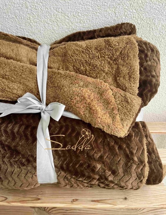 Що подарувати чоловікові на Новий 2026? 105 ідей потрібних, теплих, кумедних, оригінальних подарунків %D0%BF%D0%BB%D0%B5%D0%B4 1, 2, Що подарувати чоловікові на Новий 2026? 105 ідей потрібних, теплих, кумедних, оригінальних подарунків Що подарувати чоловікові