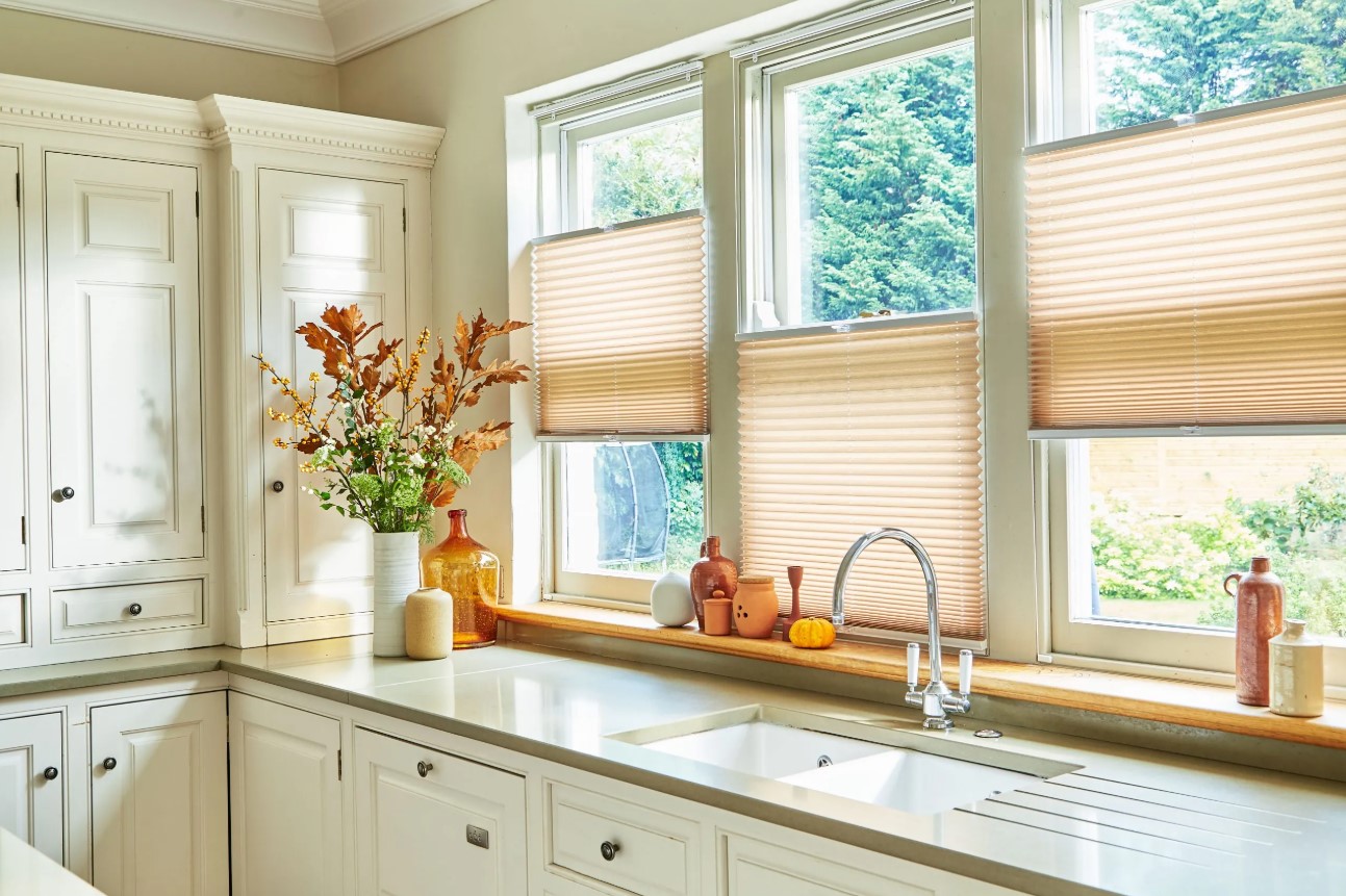 Як вибрати штори на кухні? Сучасні матеріали, дизайн, фото %D0%BF%D0%BB%D0%B8%D1%81%D1%81%D0%B5, 17, Як вибрати штори на кухні? Сучасні матеріали, дизайн, фото шторы на кухню