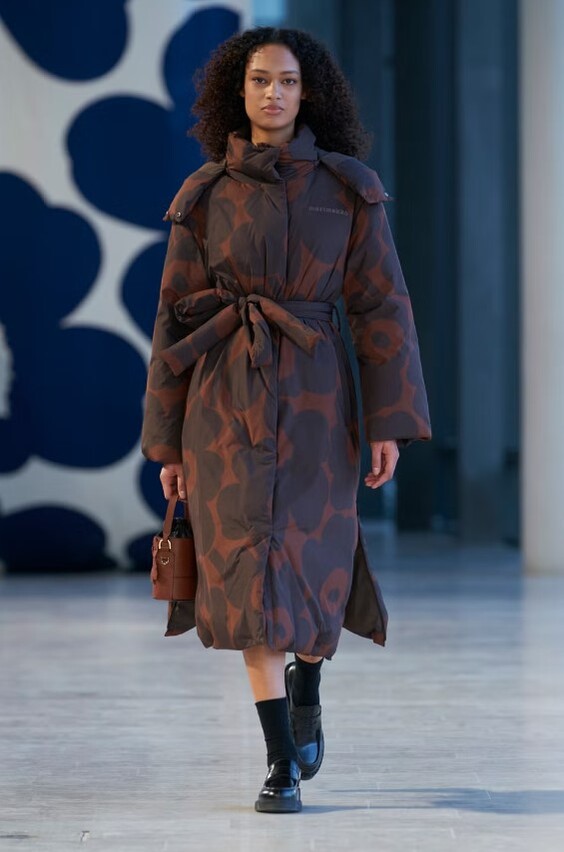 Будьте в тренді цієї зими! Модні жіночі зимові пуховики 2025-2026: новинки, фото %D0%BF%D0%BE%D1%8F%D1%813 17, 7, Будьте в тренді цієї зими! Модні жіночі зимові пуховики 2025-2026: новинки, фото модные пуховики