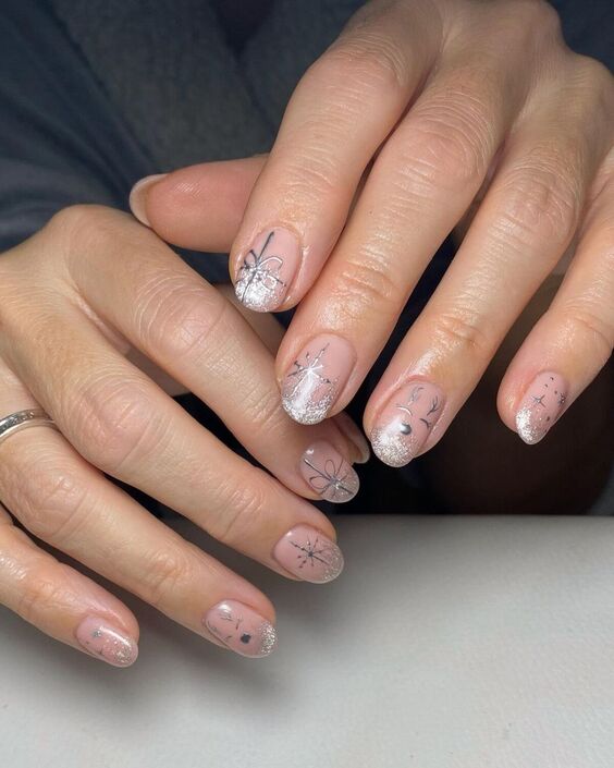 Новорічний манікюр: тренди, які захочеться повторити! Велика добірка фото %D1%81%D0%B5%D1%80%D0%B5%D0%B1%D1%80%D0%BE 2, 28, Новорічний манікюр: тренди, які захочеться повторити! Велика добірка фото новогодний маникюр