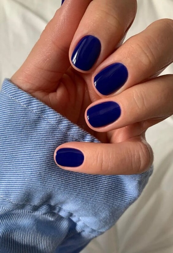 Осінній манікюр 2026 на короткі нігті: новинки, фото ідей %D1%81%D0%B8%D0%BD%D0%B8%D0%B9 %D0%BA%D0%BE%D0%B1%D0%B0%D0%BB%D1%8C%D1%82, 38, Осінній манікюр 2026 на короткі нігті: новинки, фото ідей Осінній манікюр