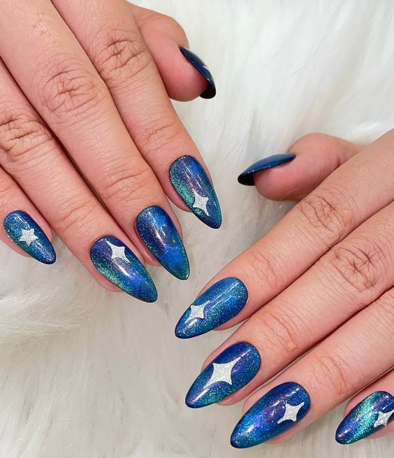 Новорічний манікюр: тренди, які захочеться повторити! Велика добірка фото %D1%81%D0%B8%D0%BD%D0%B8%D0%B9 2, 124, Новорічний манікюр: тренди, які захочеться повторити! Велика добірка фото новогодний маникюр