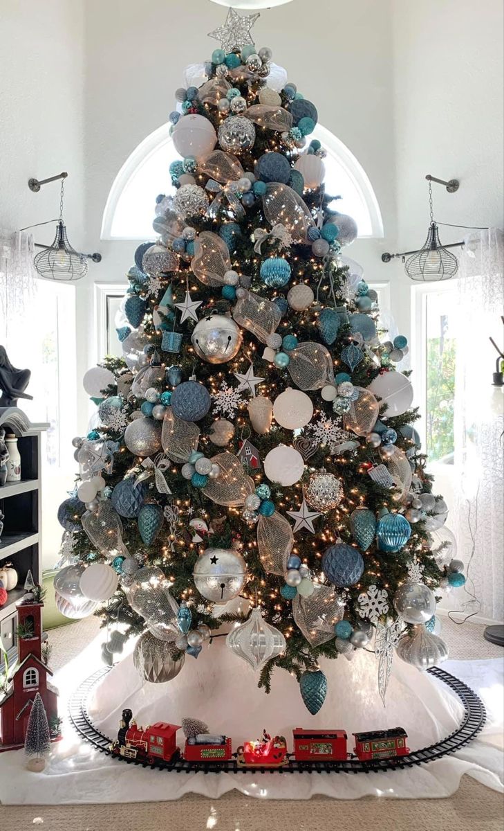 Як прикрасити ялинку на Новий рік, в якому кольорі та стилі? Фото ідей %D1%81%D0%B8%D0%BD%D0%B8%D0%B9 3, 6, Як прикрасити ялинку на Новий рік, в якому кольорі та стилі? Фото ідей как нарядить елку