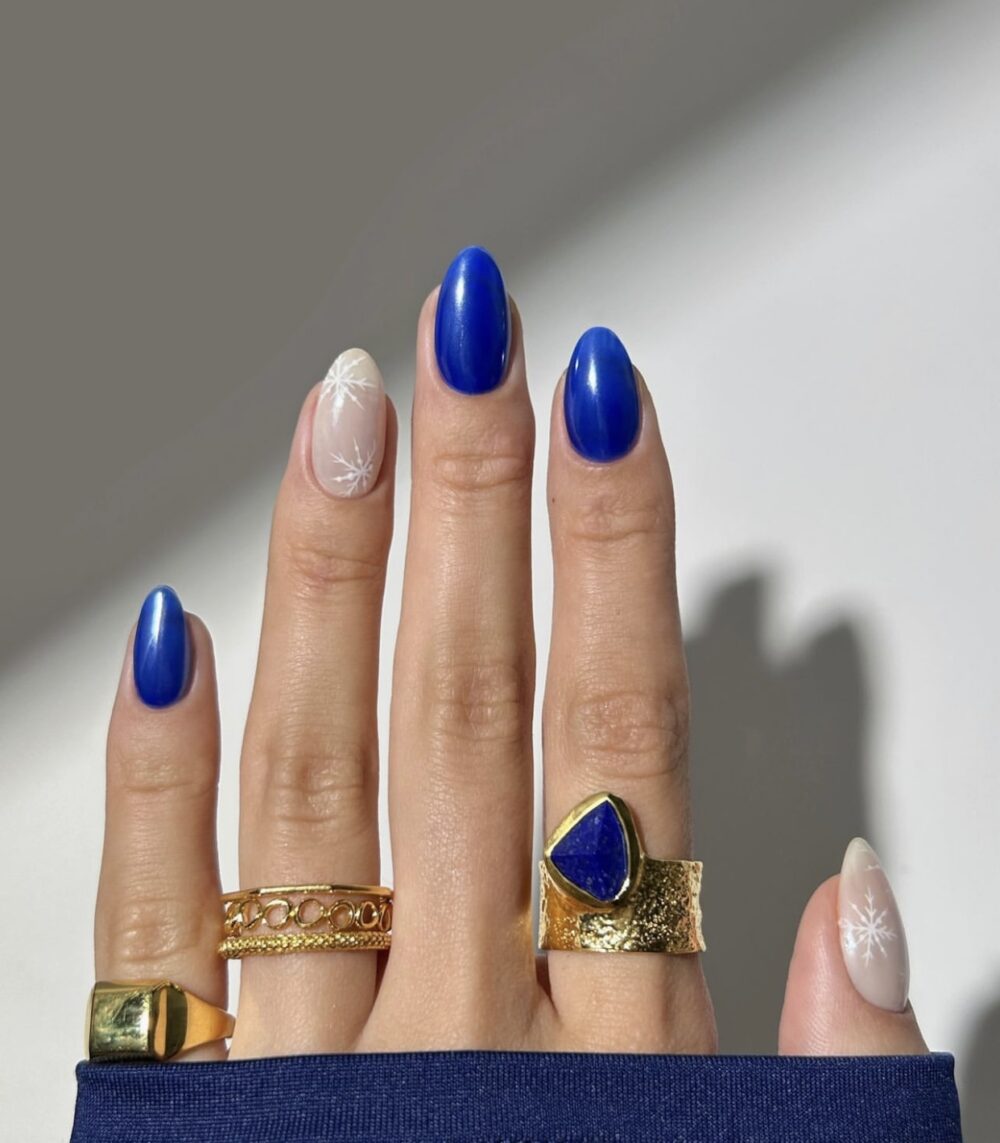 Який манкіюр у моді цієї зими? Класика, тренди, новинки – 75 фото %D1%81%D0%B8%D0%BD%D0%B8%D0%B9, 31, Який манкіюр у моді цієї зими? Класика, тренди, новинки – 75 фото маникюр