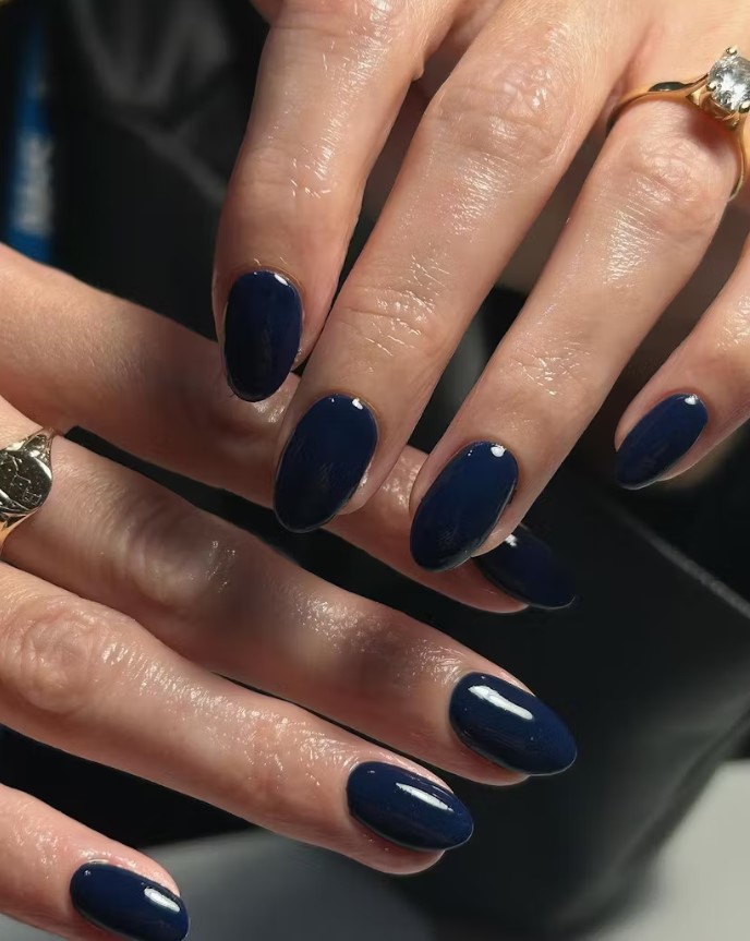 Який манкіюр у моді цієї зими? Класика, тренди, новинки – 75 фото %D1%81%D0%B8%D0%BD%D0%B8%D0%B93 22, 27, Який манкіюр у моді цієї зими? Класика, тренди, новинки – 75 фото маникюр