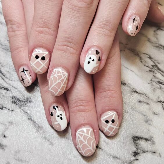 Осінній манікюр 2026 на короткі нігті: новинки, фото ідей %D1%85%D0%B5%D0%BB%D0%BB%D0%BE%D1%83%D0%B8%D0%BD2 8, 57, Осінній манікюр 2026 на короткі нігті: новинки, фото ідей Осінній манікюр