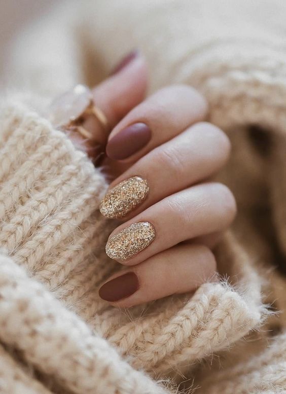 125 дивовижних ідей манікюру на осінь-2025: тренди, фото %D1%88%D0%BE%D0%BA%D0%BE%D0%BB%D0%B0%D0%B4, 53, 125 дивовижних ідей манікюру на осінь-2025: тренди, фото осінній манікюр