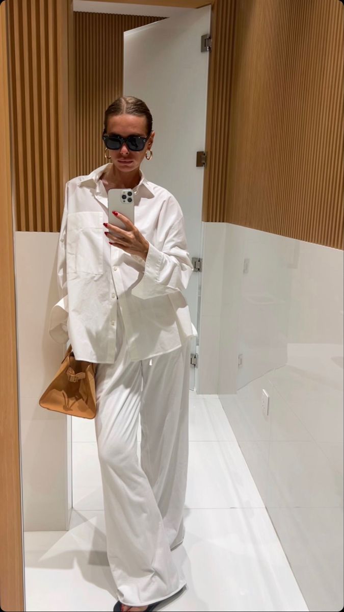 Стильні жіночі образи з білою сорочкою: як носити та з чим поєднувати – поради, ідеї, фото 10 23, 26, Стильні жіночі образи з білою сорочкою: як носити та з чим поєднувати – поради, ідеї, фото образы