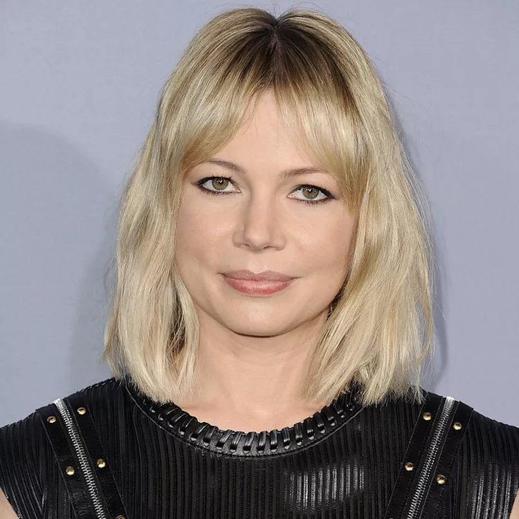 Модні жіночі стрижки з чубчиком на середнє волосся: за типом волосся та формою обличчя. Назви з фото 11, 51, Модні жіночі стрижки з чубчиком на середнє волосся: за типом волосся та формою обличчя. Назви з фото стрижки с челкой