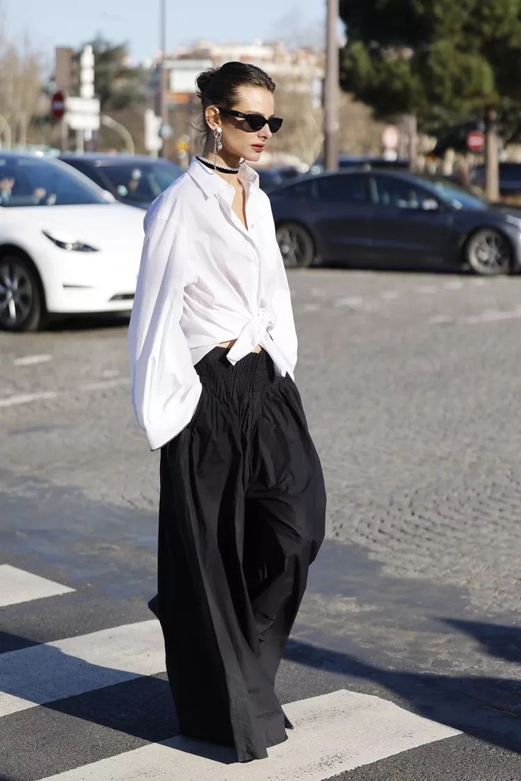 Стильні жіночі образи з білою сорочкою: як носити та з чим поєднувати – поради, ідеї, фото 16 16, 23, Стильні жіночі образи з білою сорочкою: як носити та з чим поєднувати – поради, ідеї, фото образы