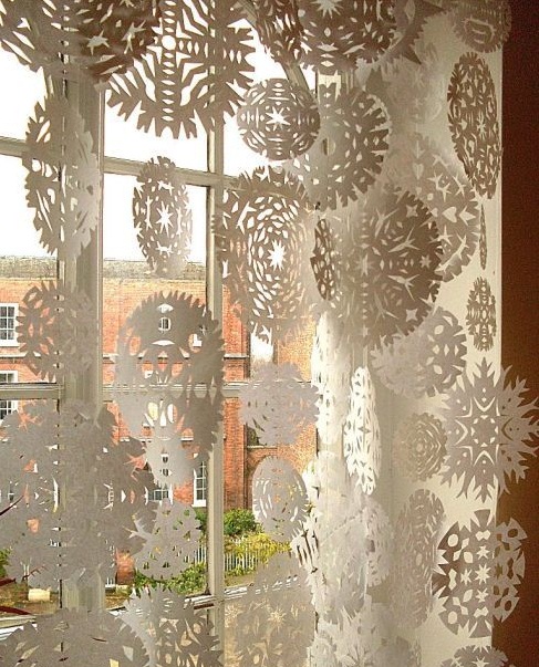 Як прикрасити вікно на Новий рік? Яскраві ідеї, фото, поради 1 33, 14, Як прикрасити вікно на Новий рік? Яскраві ідеї, фото, поради Як прикрасити вікно на Новий рік