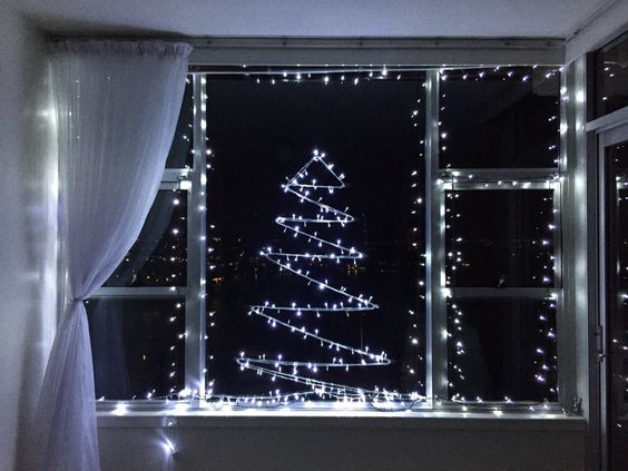 Як повісити гірлянду на вікно красиво: види гірлянд, способи кріплення, фото ідей 1 44 1, 11, Як повісити гірлянду на вікно красиво: види гірлянд, способи кріплення, фото ідей Як повісити гірлянду