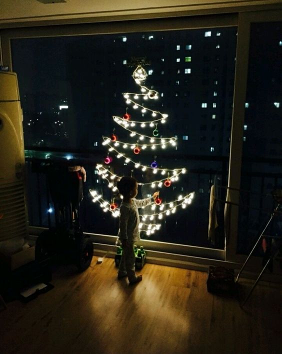 Як повісити гірлянду на вікно красиво: види гірлянд, способи кріплення, фото ідей 1 45 1, 14, Як повісити гірлянду на вікно красиво: види гірлянд, способи кріплення, фото ідей Як повісити гірлянду