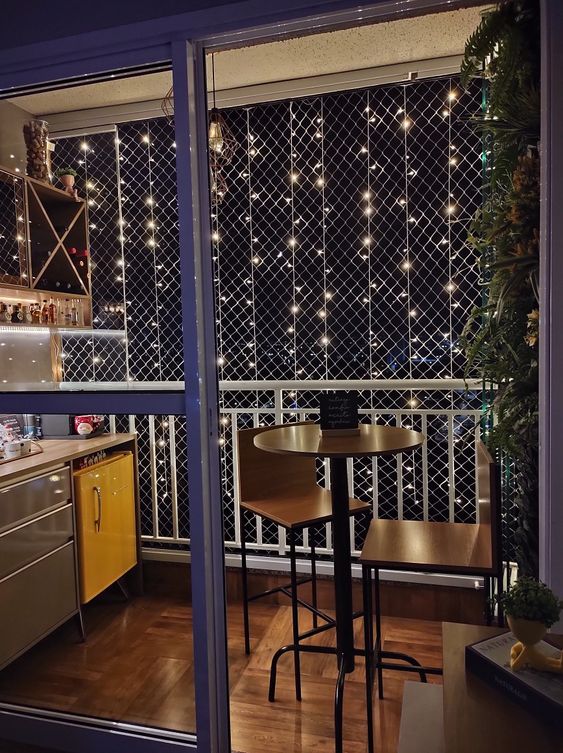 Як повісити гірлянду на вікно красиво: види гірлянд, способи кріплення, фото ідей 1 8 1, 2, Як повісити гірлянду на вікно красиво: види гірлянд, способи кріплення, фото ідей Як повісити гірлянду