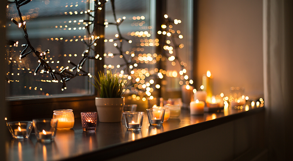 Як повісити гірлянду на вікно красиво: види гірлянд, способи кріплення, фото ідей 41, 1, Як повісити гірлянду на вікно красиво: види гірлянд, способи кріплення, фото ідей Як повісити гірлянду