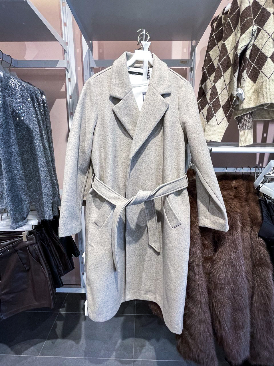 Осінь 2025: трендові жіночі пальта, які підкорюють серця та вулиці 5431667985191403763, 1, Осінь 2025: трендові жіночі пальта, які підкорюють серця та вулиці пальто