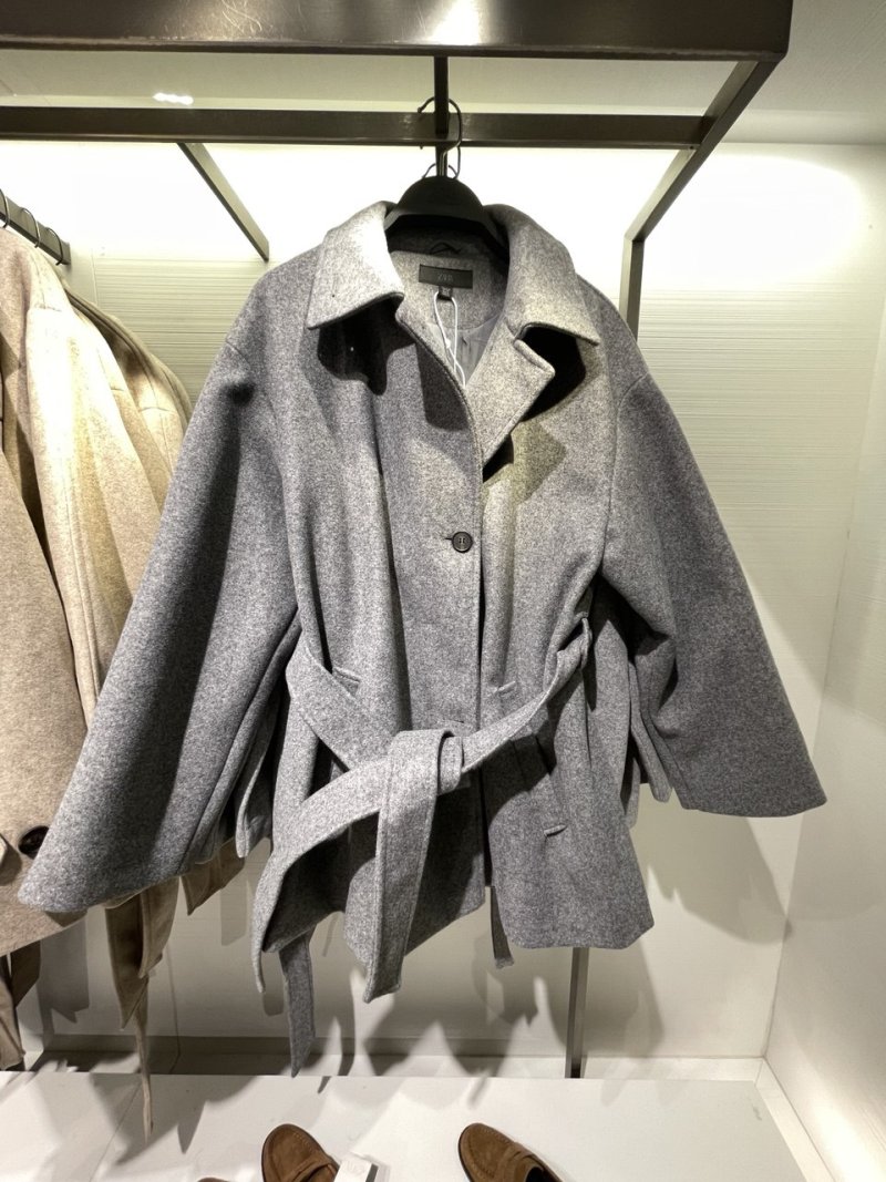 Тренди жіночих курток сезону осінь-зима 2025/2026: огляд модних магазинів 5431667985191403787, 26, Тренди жіночих курток сезону осінь-зима 2025/2026: огляд модних магазинів куртки