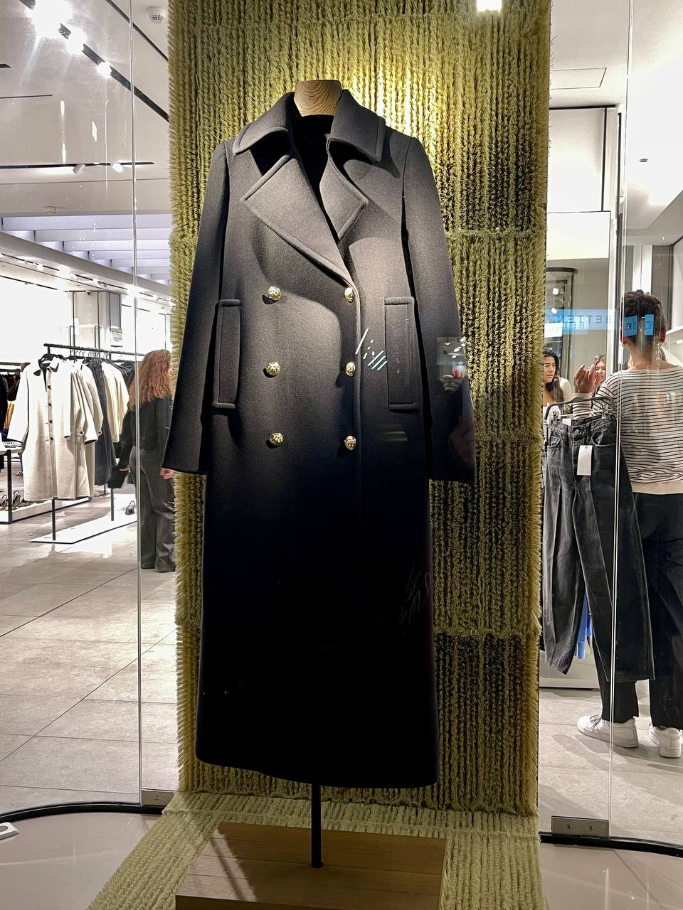 Осінь 2025: трендові жіночі пальта, які підкорюють серця та вулиці 5469638652889006515, 3, Осінь 2025: трендові жіночі пальта, які підкорюють серця та вулиці пальто