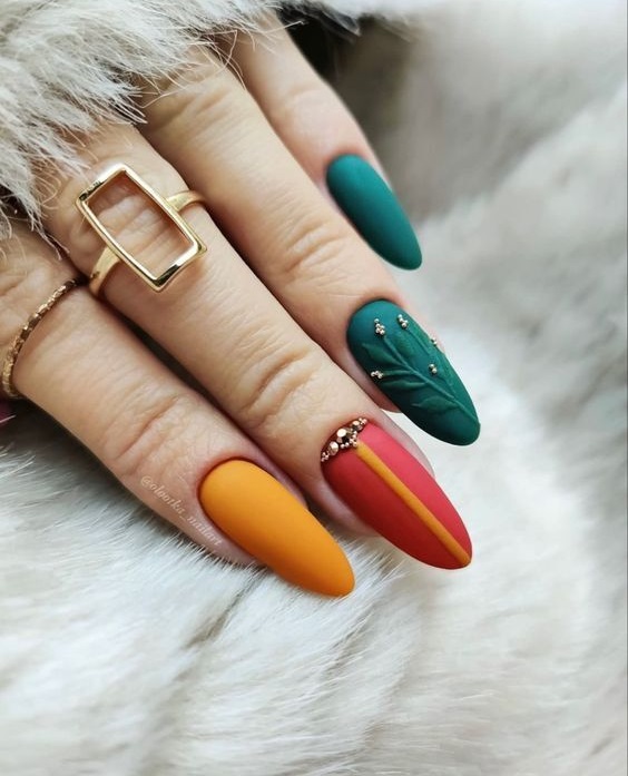 125 дивовижних ідей манікюру на осінь-2025: тренди, фото 7 12, 72, 125 дивовижних ідей манікюру на осінь-2025: тренди, фото осінній манікюр