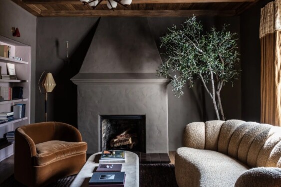 Ефектна венеціанська штукатурка: за що її так люблять дизайнери? Фото інтер'єрів з усього світу Courtesy of Michael Clifford 1 e1709304334667, 23, Ефектна венеціанська штукатурка: за що її так люблять дизайнери? Фото інтер'єрів з усього світу венецианская штукатурка