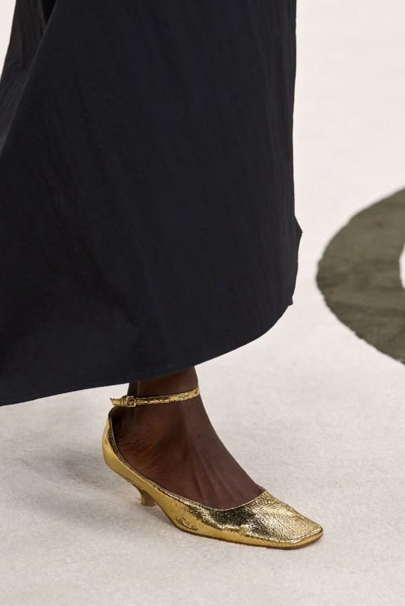 Що купити на осінь 2025: головні тренди жіночого взуття ankle3, 57, Що купити на осінь 2025: головні тренди жіночого взуття Жіноче взуття